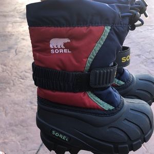 SOREL boy snow boots